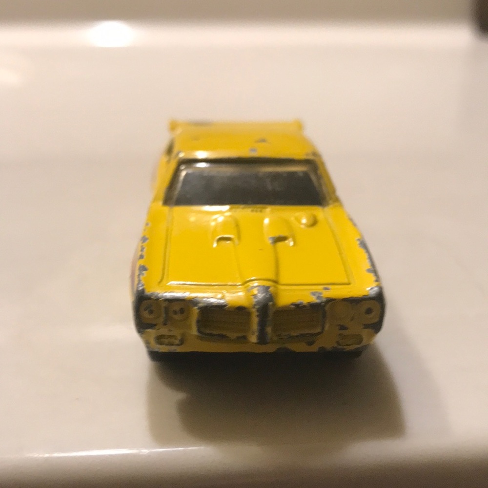 Rare 1995 matchbox GTO yellow color with character